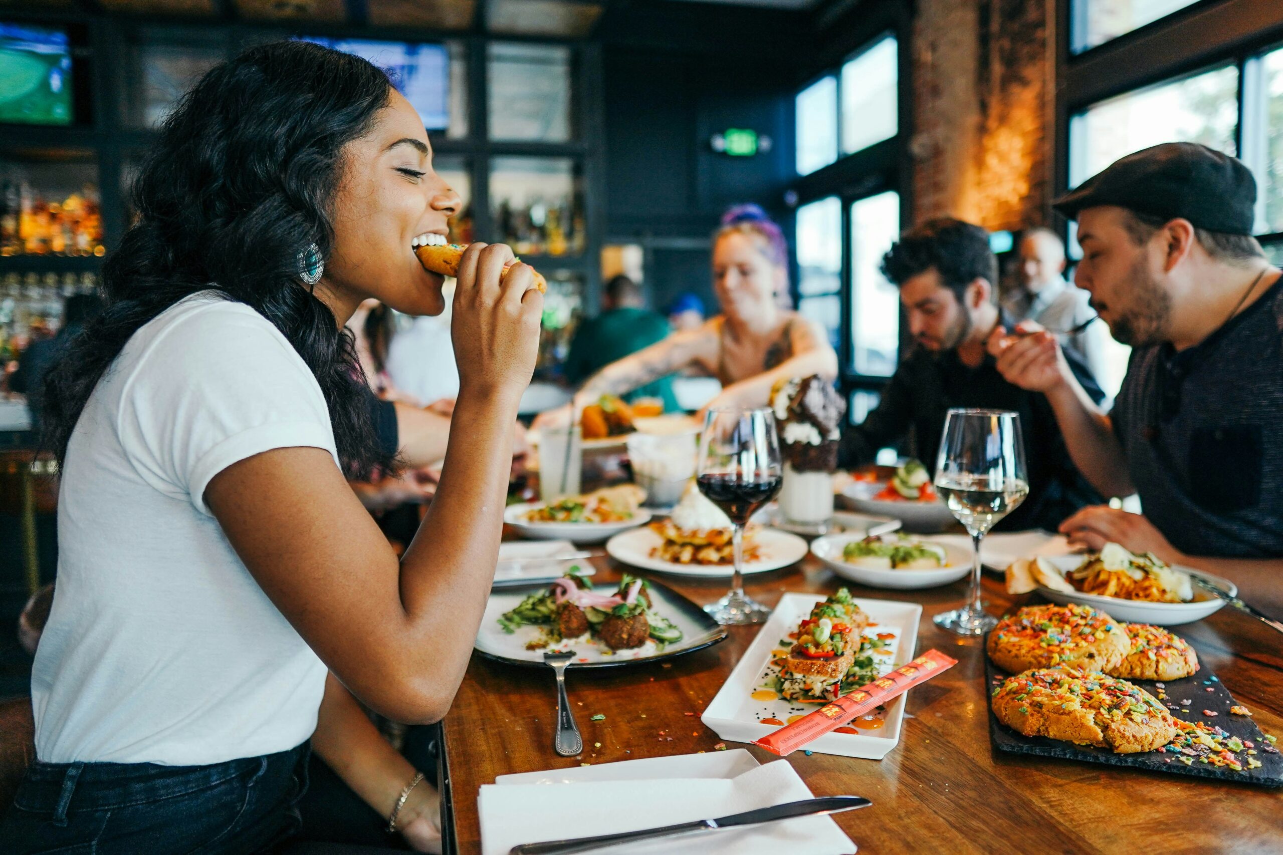 Hidden Carbs to Avoid When Dining Out on Keto: Your Essential Guide for 2025